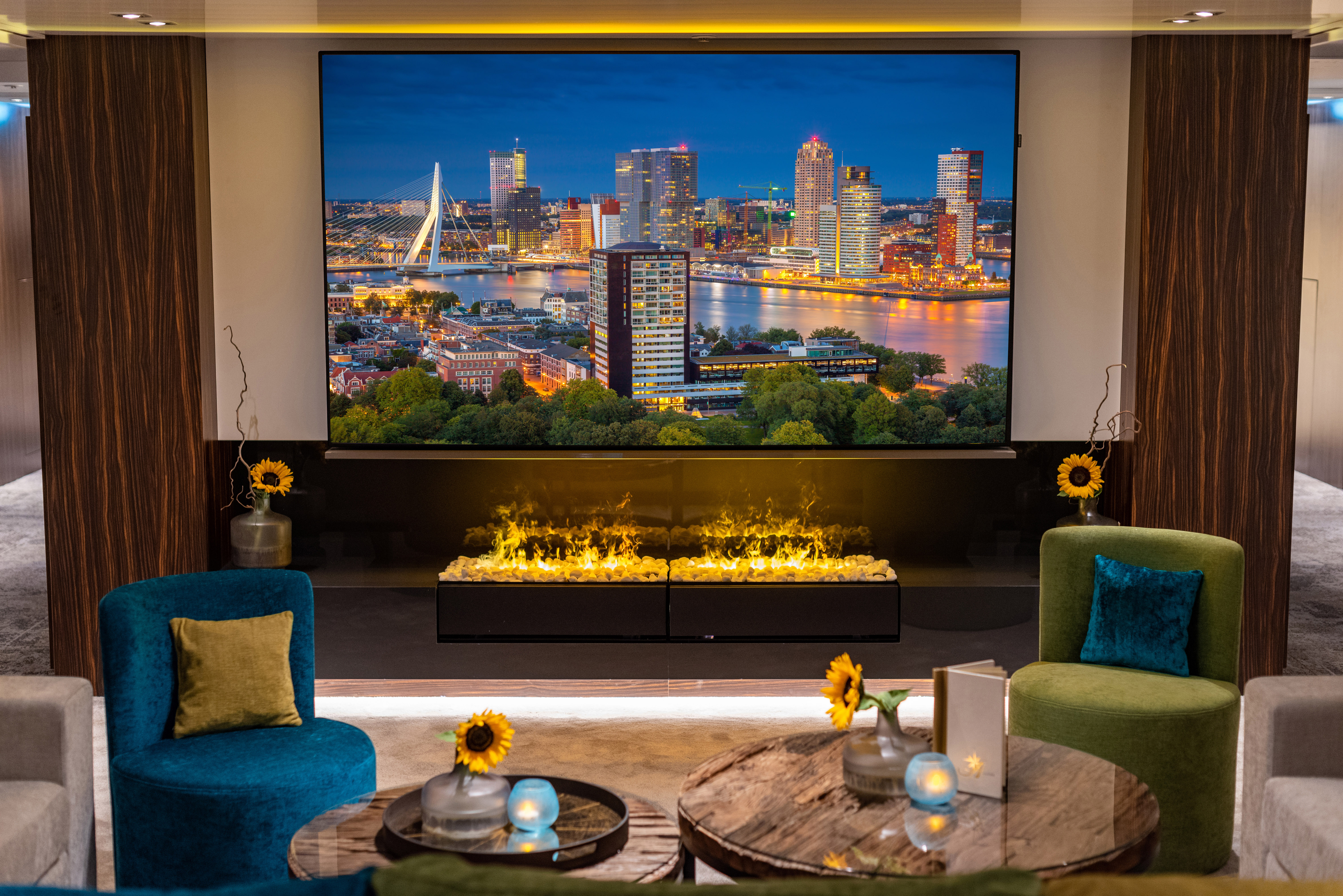 Amadeus River Cruises - Amadeus Star - Entertainment - Bar River Terrace 1.jpg